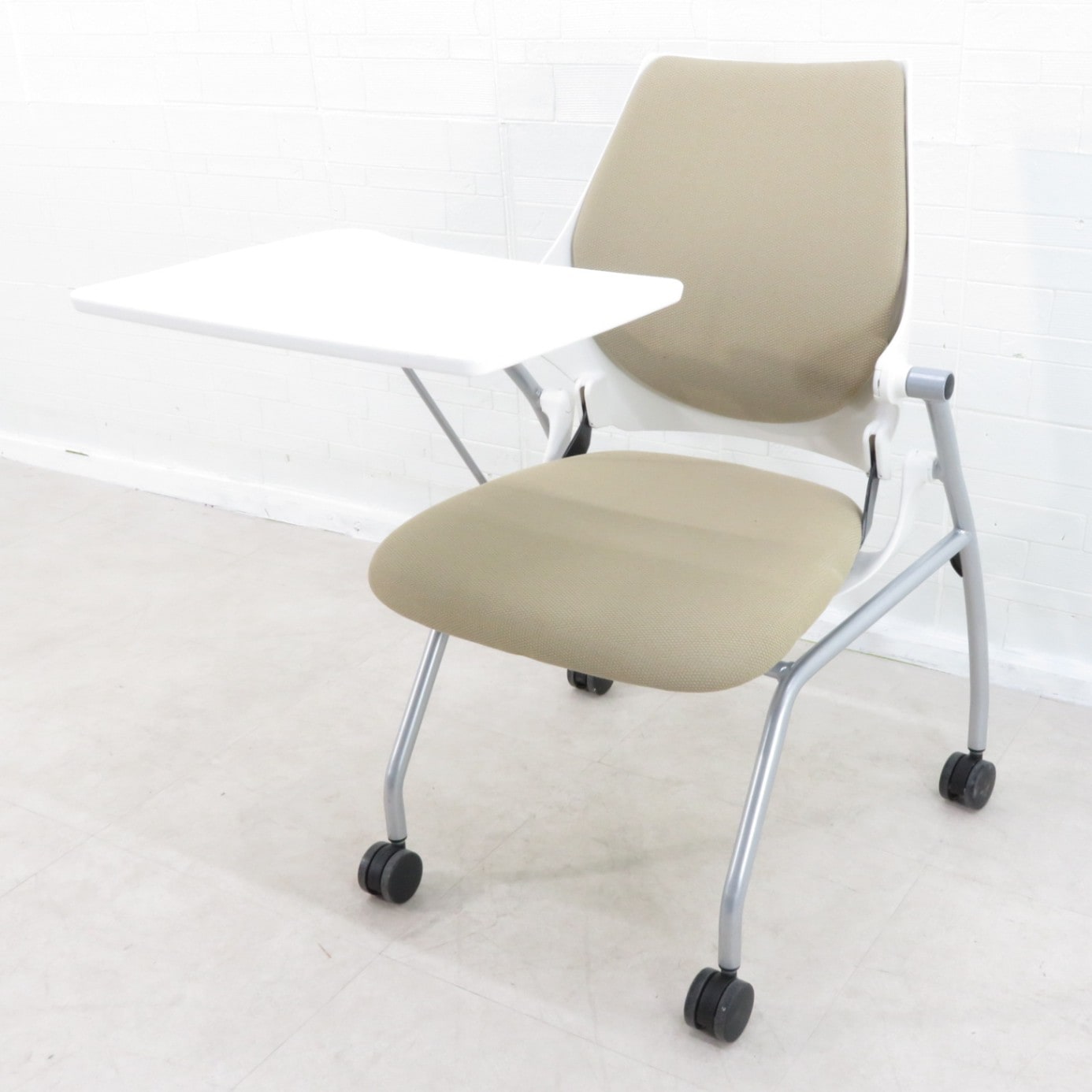 ★DL0211 | 椅子(ベージュ) 4脚セット W550×D550×H800mm 中古 業務用 店舗用 ☆DL0207 | 椅子(ベージュ) 4脚セット W550×D550×H800mm 中古 業務用