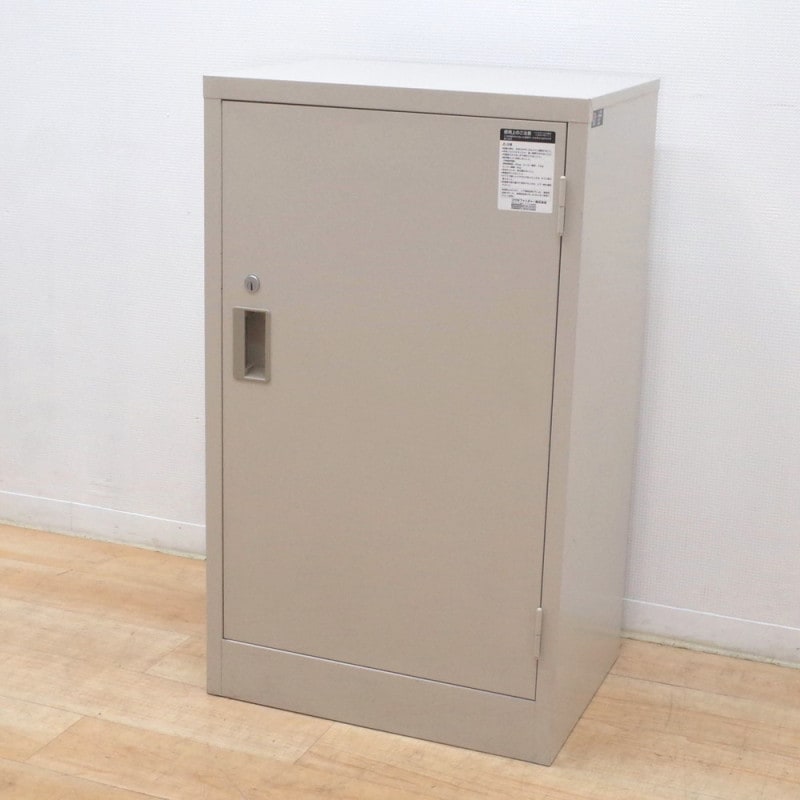 ITO ローキャビネット　引き違い　 ガラス扉　本棚88ｃｍ×40ｃｍ×88ｃｍ ITO ローキャビネット引き違い ガラス扉本棚88cm×40cm×88cm