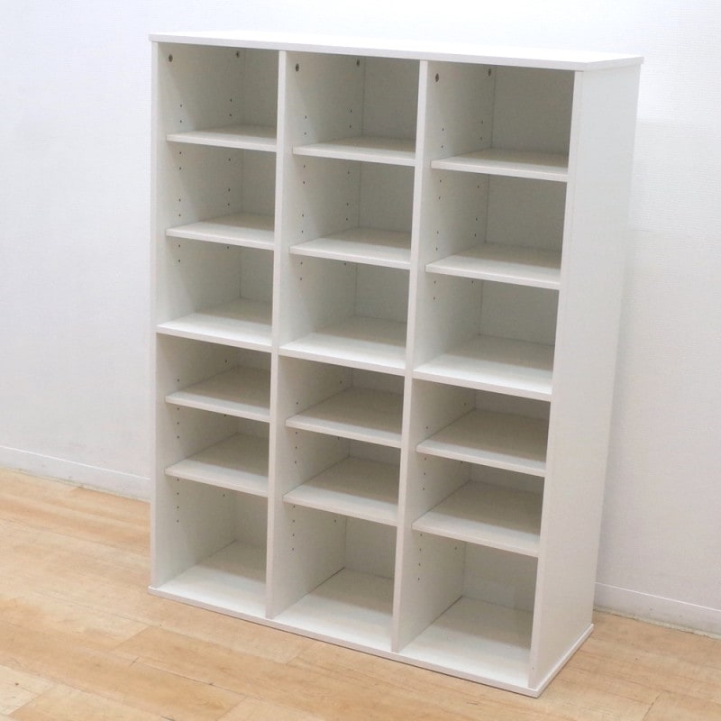 シューズボックス 3列6段 18ヶ所 ホワイト W900 D350 H1195 シューズロッカー 靴箱 下駄箱 ラック KK16419 中古オフィス家具 配送サイズ300