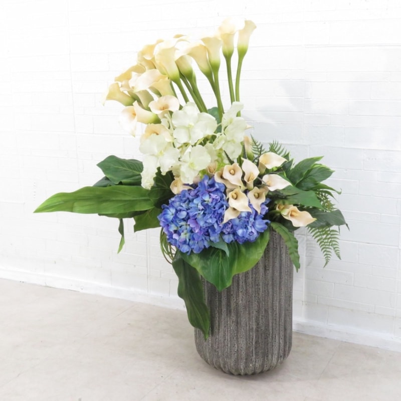 【直接引き取り】フェイクフラワー 造花 自然 アジサイ カラー 玄関 グリーン 植物 鉢植え 観葉 インテリア エントランス AG13996 中古オフィス家具