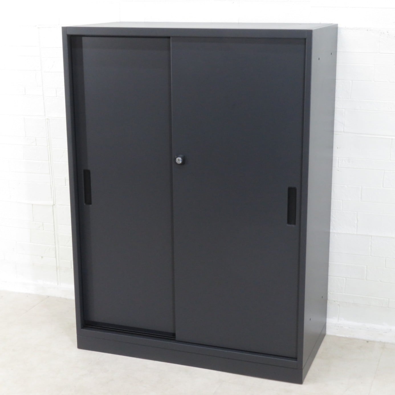 展示品】引き違い書庫 ブラック 引き戸 引戸 キャビネット 収納庫 物置 展示品】引き違い書庫 ブラック 引き戸 引戸 キャビネット 収納庫 物置