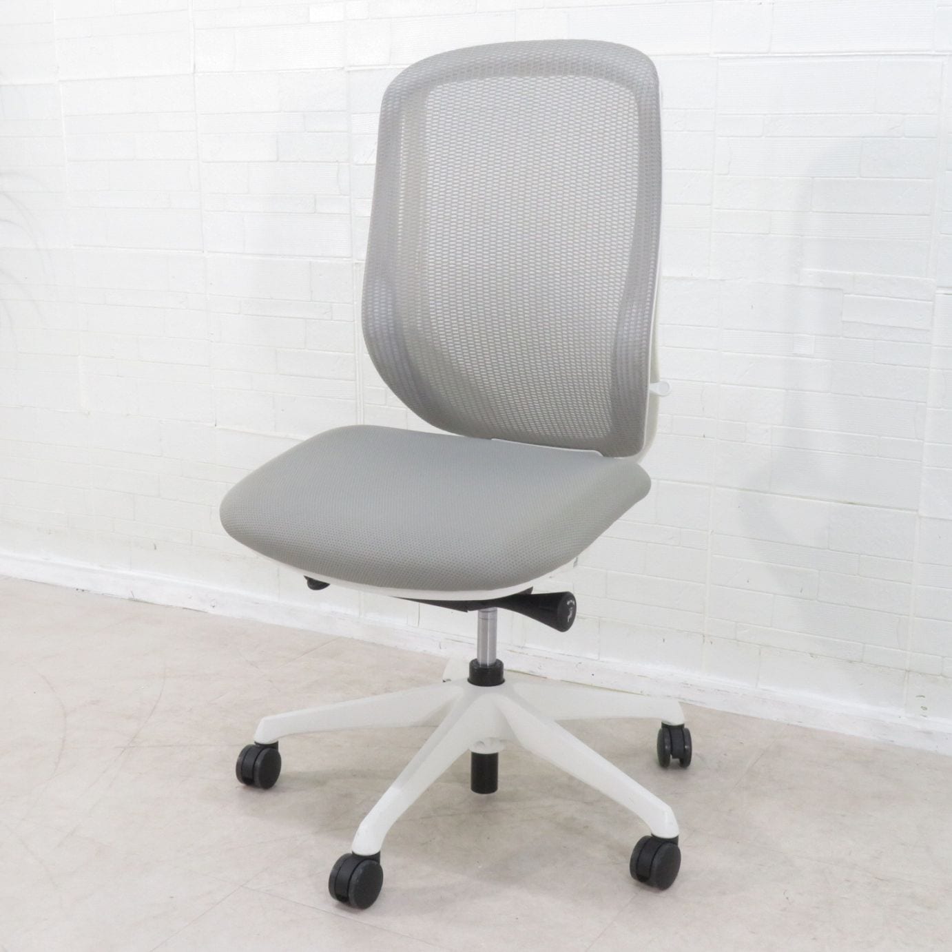 【中古 S(美品)】Sylphy(シルフィー) C685XW-FMP1 C685XW-FMP1 オカムラ シルフィー ハイバック 背メッシュ ブラック