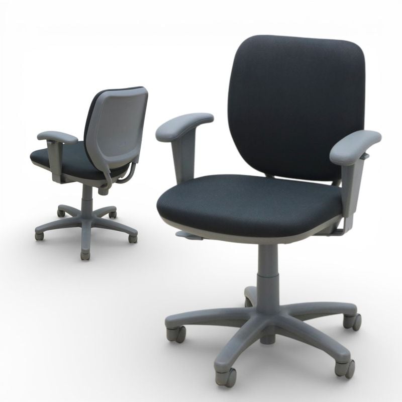 オカムラ オフィスチェア Village (ビラージュ) VC1 肘付ブラック 事務椅子 デスクチェア 中古 KK18162