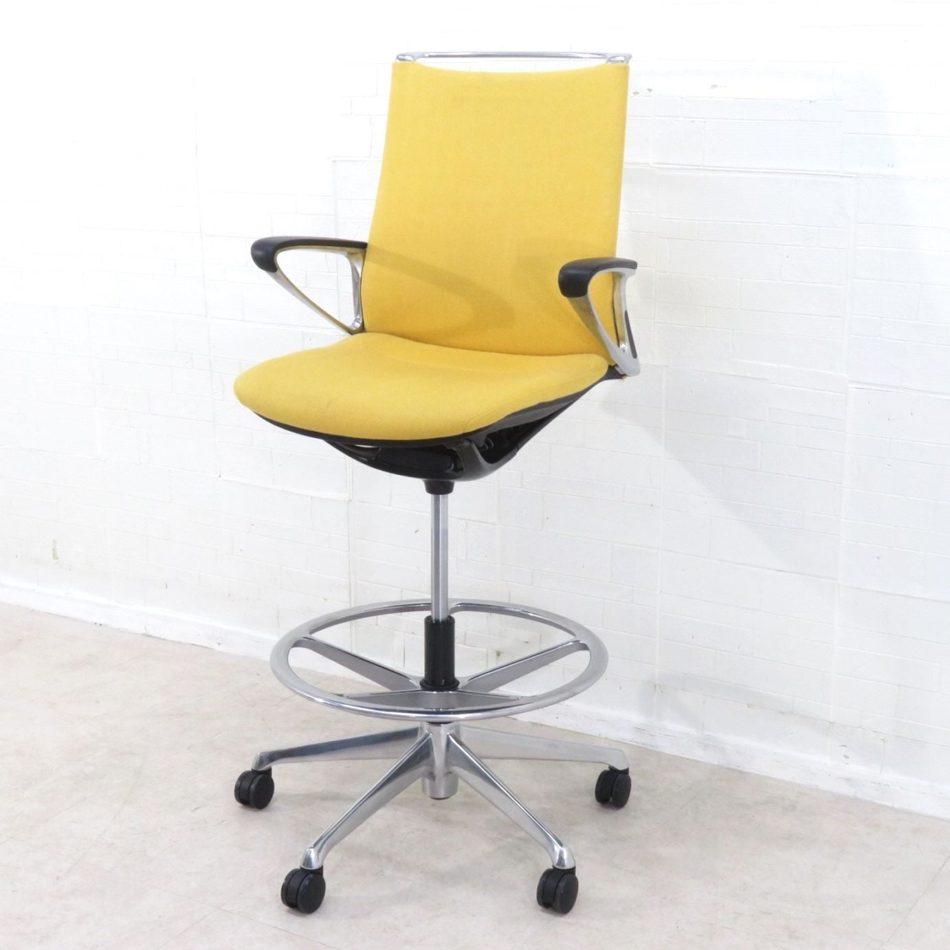 CA85HS FWN7 |オカムラ モード ミドル アルミ肘 ブラックボディ パープル (メーカー直送) CA85HS FSG4 |オカムラ モード ミドル アルミ肘 ブラックボディ ダーク