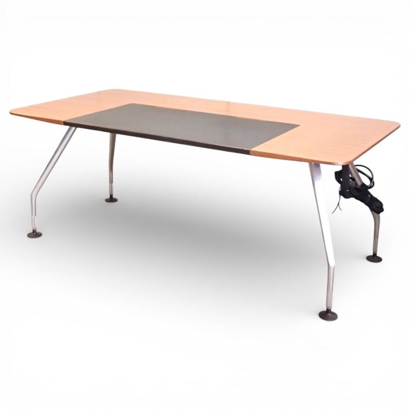 【中古】ヴィトラ アドホック 役員デスク ウッド W1800 D900 H730 アントニオ・チッテリオ チェリー材 コンセント オフィスデスク 社長デスク KK18350 中古オフィスデスク