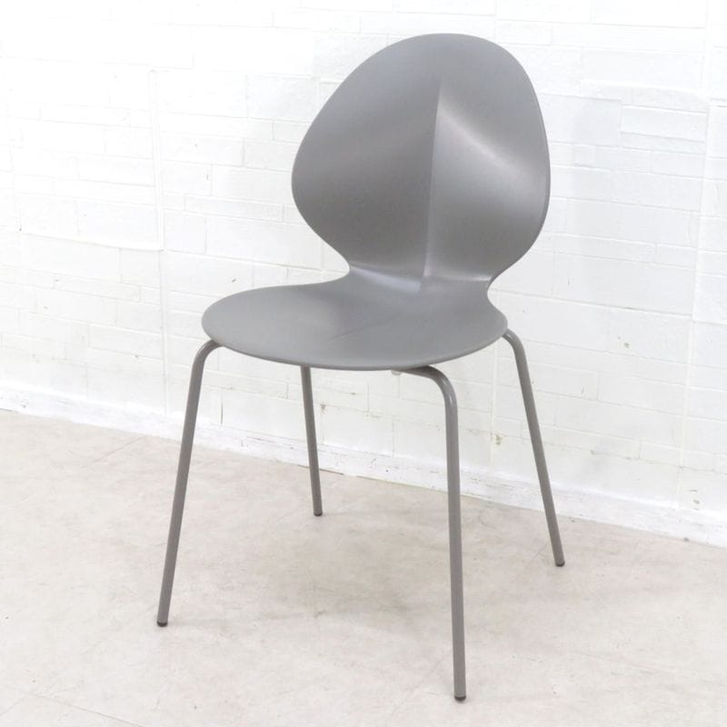 calligaris カリガリス BASIL バジル ダイニングチェア スタッキングチェア グレー ミーティングチェア 葉 デザインチェア イタリア YH18603 中古家具 配送サイズ180