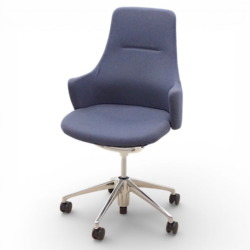 【SALE】オカムラ ライブス オフィスチェア CD55BW-FKY4 ダークブルー 肘付き 布張り ハイバック 中古 EG18679 配送サイズ240