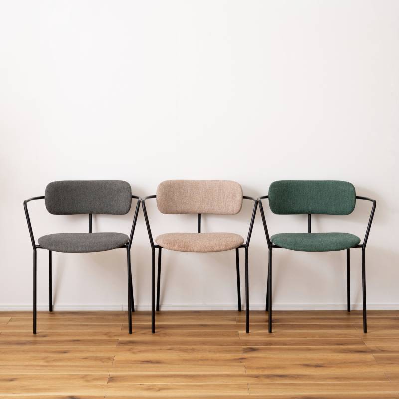 モダンアームチェア 木製フレーム ベージュ 桜浜]モダンアームチェア