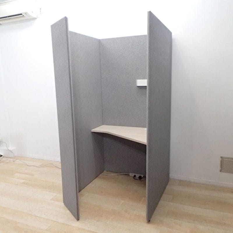 ★横浜・川崎・23区内は配送費サービス★ オカムラ ドレープ 4WAV1P-MX61 1人用ワークブース グレー W1000 D1125 H1920 クロスパネル 吸音 照明付 直接引取も可 KK18503 中古 