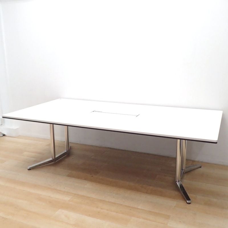 ★横浜・川崎・23区内は配送費サービス★ オカムラ ラティオⅡ 大型ミーティングテーブル ホワイト W2400 D1200 H720 大会議テーブル 直接引取も可  KK18719 中古