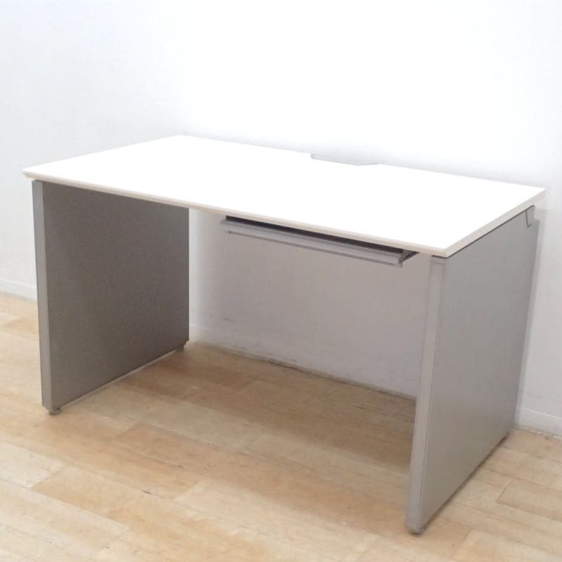 【定価15万】スチールケース steelcase 昇降式デスク　幅1100mm Steelcase Flex 電動上下昇降デスク - 高さ調整機能付オフィス