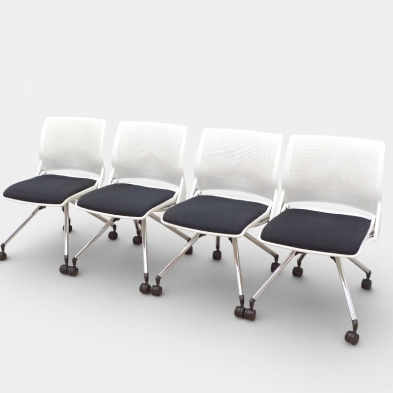 【4脚セット】オカムラ ミーティングチェア クリール 9317WR F013 ブラック/ホワイト ネスティングチェア KK EG18858 中古 セット販売