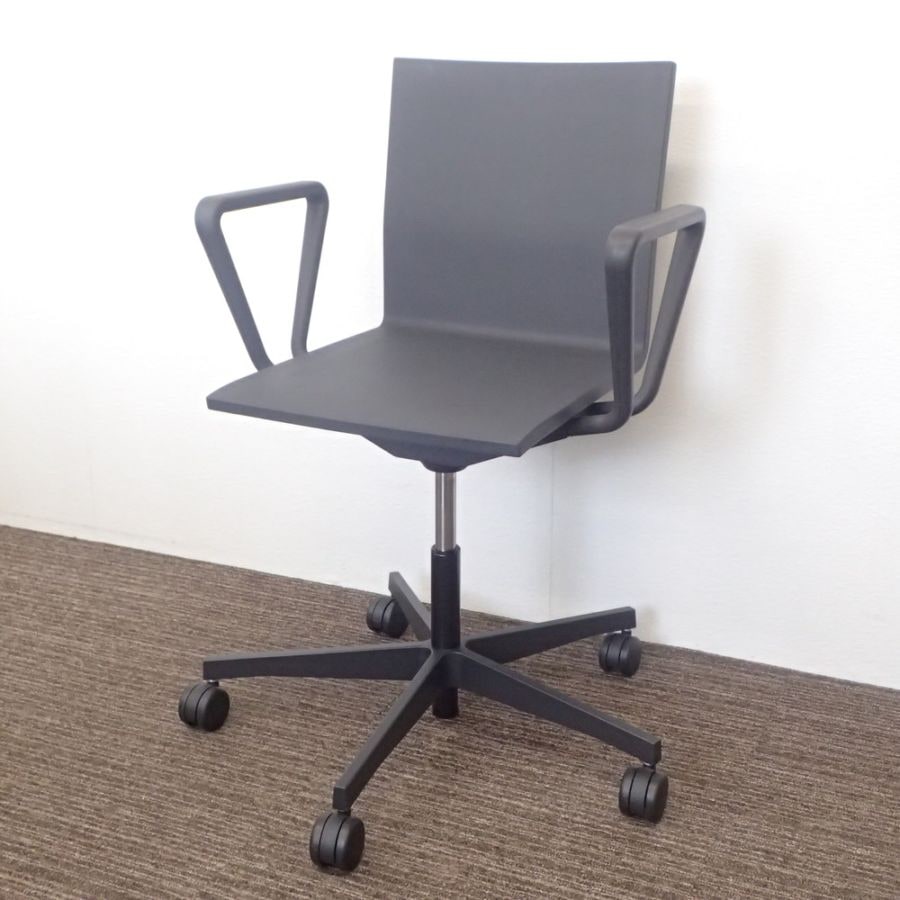 vitra 04 ミーティングチェア ブラック 事務椅子 肘付 オフィスチェア