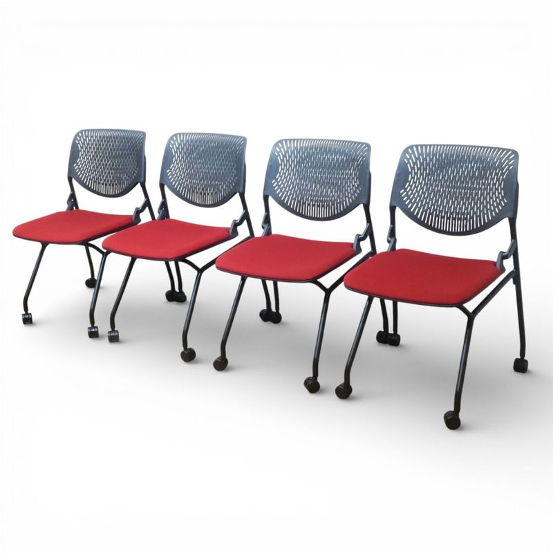 【4脚セット】オカムラ ルナ ネスティングチェア 81S1CK FSF9 ブラック/レッド 会議椅子 ミーティングチェア 肘無し AG19113-1 YH19113-1 中古 配送サイズお問い合わせください