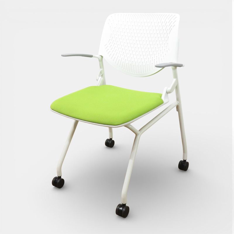 オカムラ ルナ 81S1AY ミーティングチェア  肘付き ライトグリーン キャスター ネスティングチェア 中古 AG19189  配送サイズ220