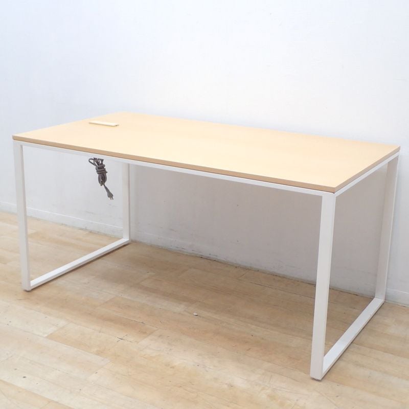 ミーティングテーブル W1400 D750 H700 木目調 ナチュラル コンセント付 KK19202 中古 配送サイズ300