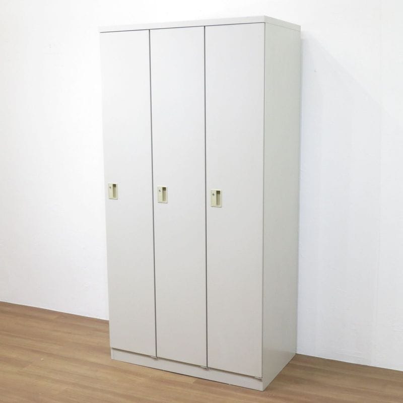 オカムラ 3人用ロッカー 4573KZ Z13 ニューグレー  W900 D515 H1800 AG18955 中古 配送サイズ350