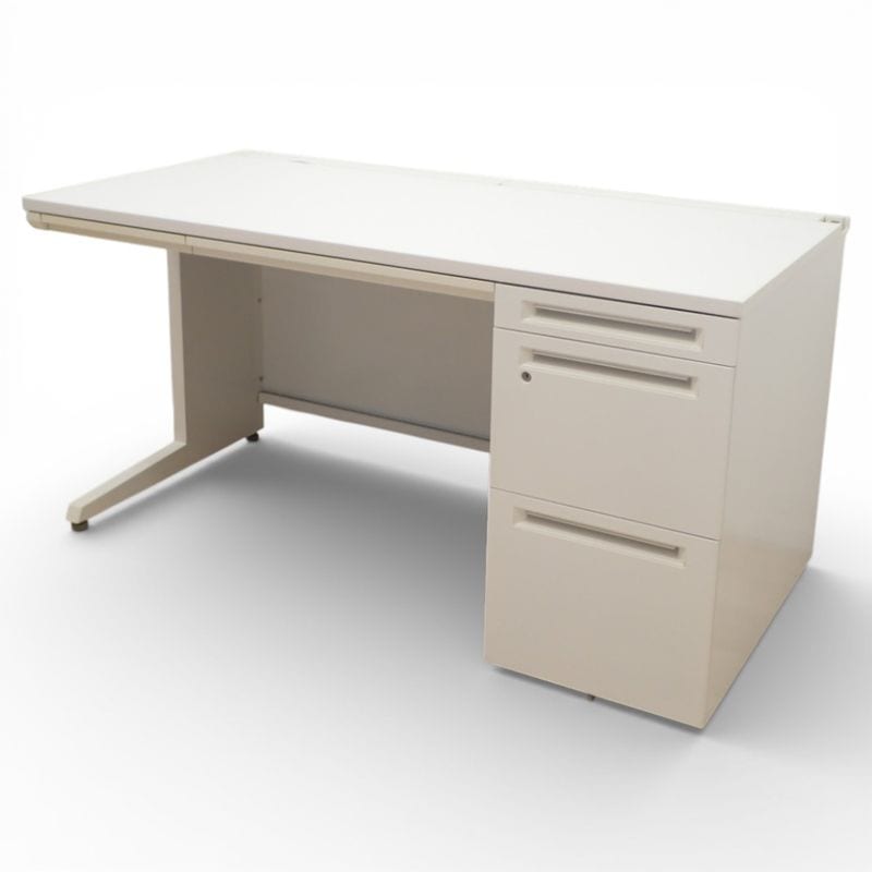 オカムラ 片袖デスク W1400 D700 H720 アドバンス ホワイト オフィスデスク 事務机 鍵有り KK19294 中古 配送サイズ300