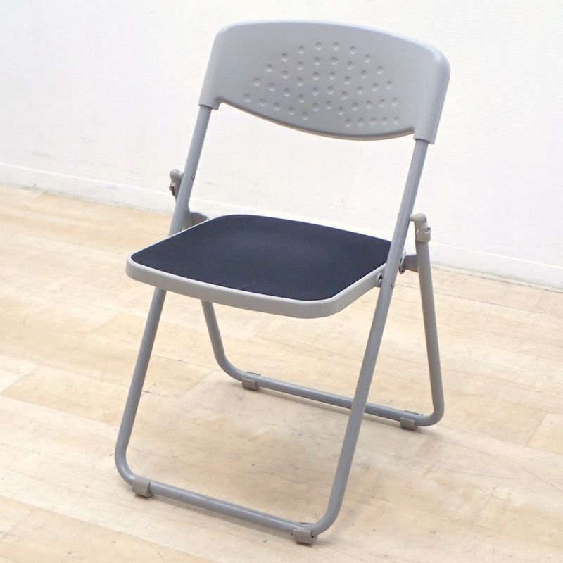TOKIO 折り畳みチェア パイプ椅子 グレー ブラック スチール 布張り 連結可 KK19269 EG19269 中古 配送サイズ180
