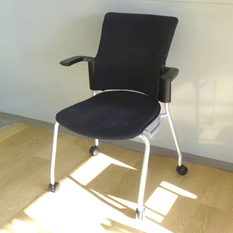 【SALE】プラス Cheddar(チェダー)  MB-W92S EBK ブラック スタッキングチェア 会議椅子  キャスター付き YH19124 中古 配送サイズ220