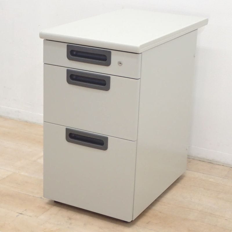 プラス RY-047D-3 LGY 3段脇机 エルグレー アジャスター付 ラッチ付 鍵無 KK19337 中古 配送サイズ200 家財おまかせ便