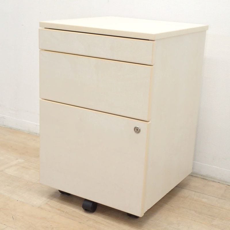 ★在庫多数有 送料無料 オカムラ SD キャスターワゴン 鍵付 2段 袖机 脇机 デスクワゴン 事務ワゴン 送料無料一部 中古【RC120702-001-19】 オカムラ SD 2段ワゴン 自在キャスター OKAMURA／デスクサイドワゴン