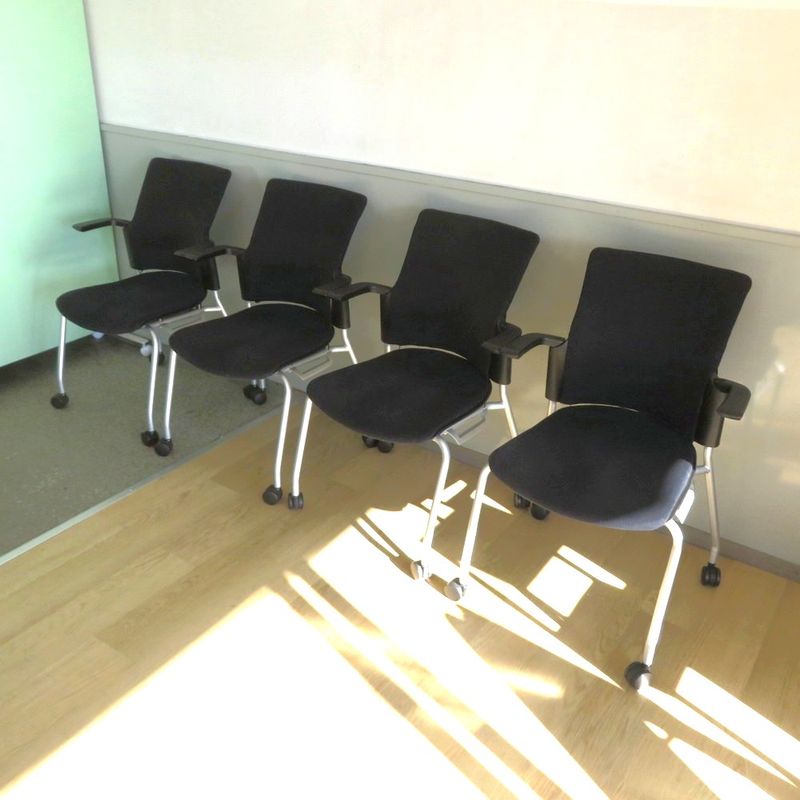 【SALE】【4脚セット】プラス Cheddar(チェダー)  MB-W92S EBK ブラック スタッキングチェア 会議椅子 キャスター付  YH19124-1 中古 配送サイズ250