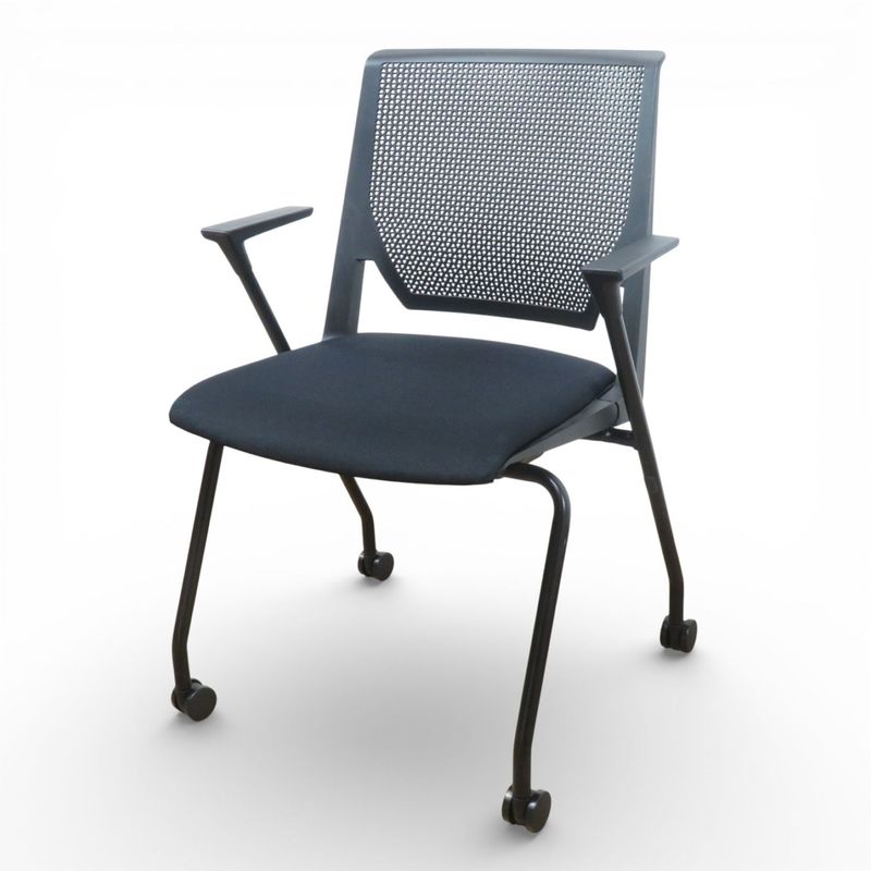 ヘイワース(アメリカ) ベリーチェア スタッキングチェア ブラック  肘付き  キャスター ミーティングチェア  中古 AG19368  配送サイズ220