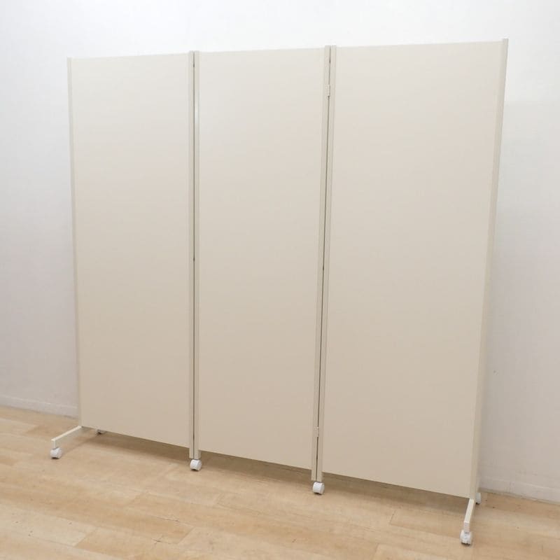 3連パーテーション クリーム 間仕切り 自立式 キャスター付 中古 KK19429 配送サイズ350
