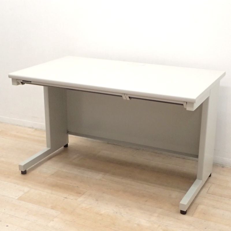 訳アリ プラス JSシリーズ JS-T127 平デスク ホワイト W1200 D700 H700 L字脚 アジャスター 配線口 KK17971-2 中古 配送サイズ300