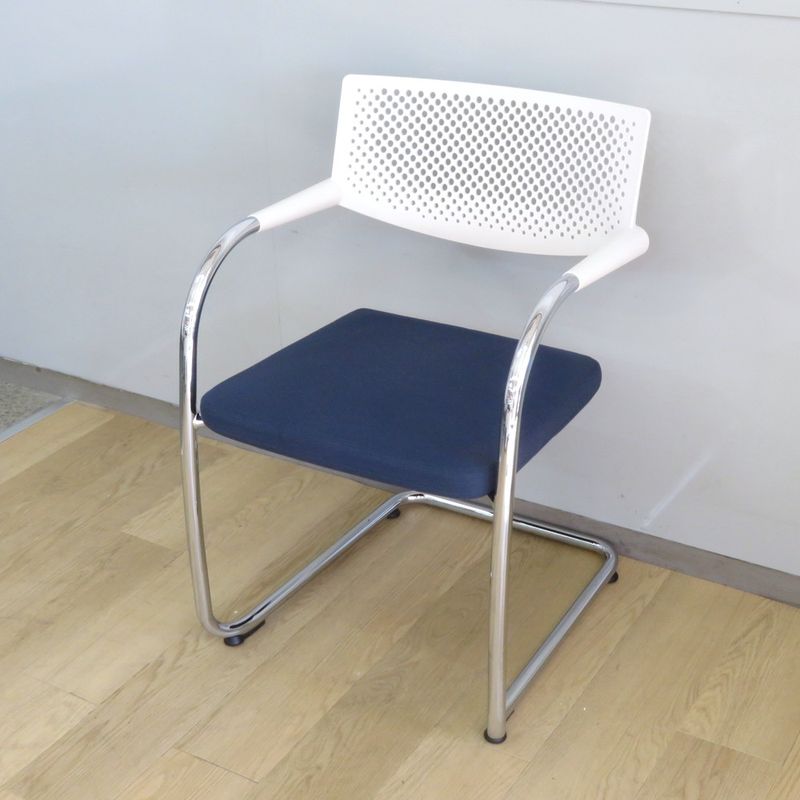 ヴィトラ VISAVIS ミーティングチェア ブルー スタッキングチェア 椅子 おしゃれ AG19527 YH19527 中古 配送サイズ220