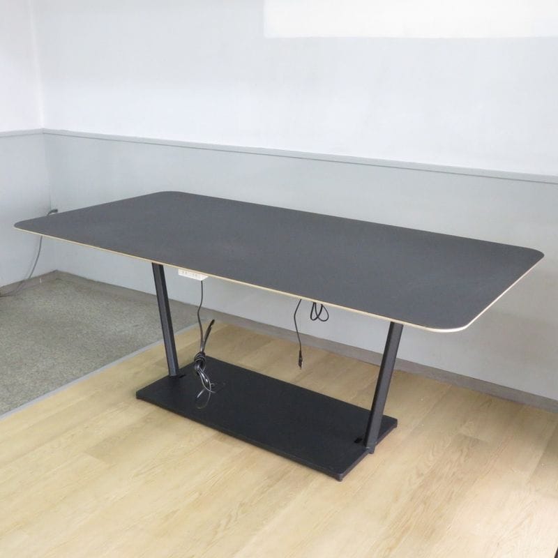 コクヨ Region ミーティングテーブル LTT-RG189 F66 ブラウン/ブラック 会議 木目調　カフェ YH19117 中古配送サイズ350