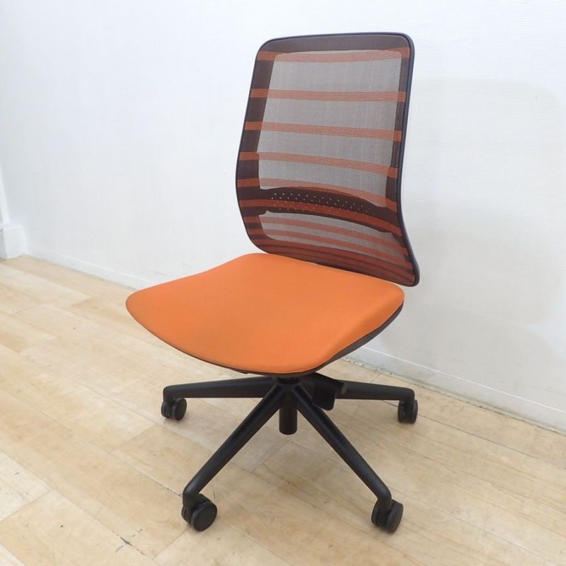 コプラス トニックチェア 肘付オフィスチェア オレンジ ブラックシェル メッシュ ランバーサポート KK19564 中古 配送サイズ240