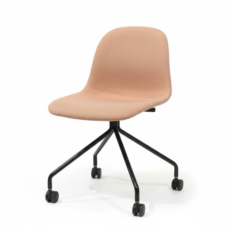 イトーキ ミーティングチェア ニーノ KLU-211C-T1D4  コーラル 肘無し 会議椅子 中古 AG19897 配送サイズ220