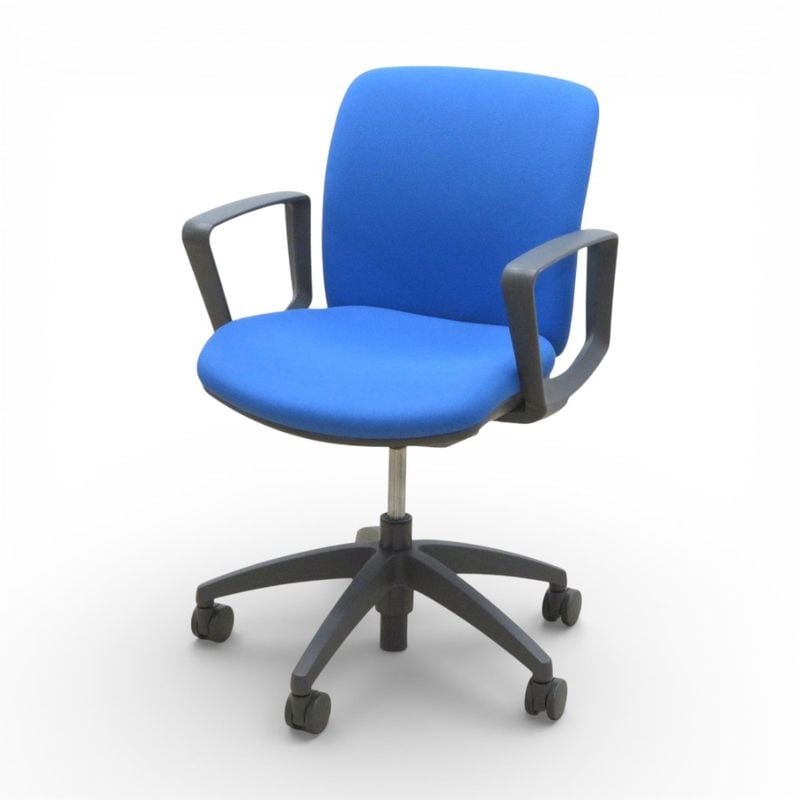 中古 オカムラ ビラージュ オフィスチェア 肘当て付き ネイビー 事務椅子 オカムラ（okamura） ヴィラージュチェア(Village-chair) 一覧 - 中古