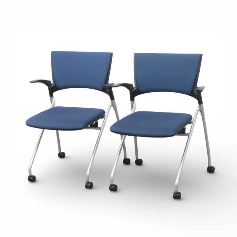 2脚セット イトーキ ネスティングチェア マノス  KLC-325GB-T1N2 ネイビー 肘付き 会議椅子 セミナー キャスター 中古 AG20156-1 配送サイズ250