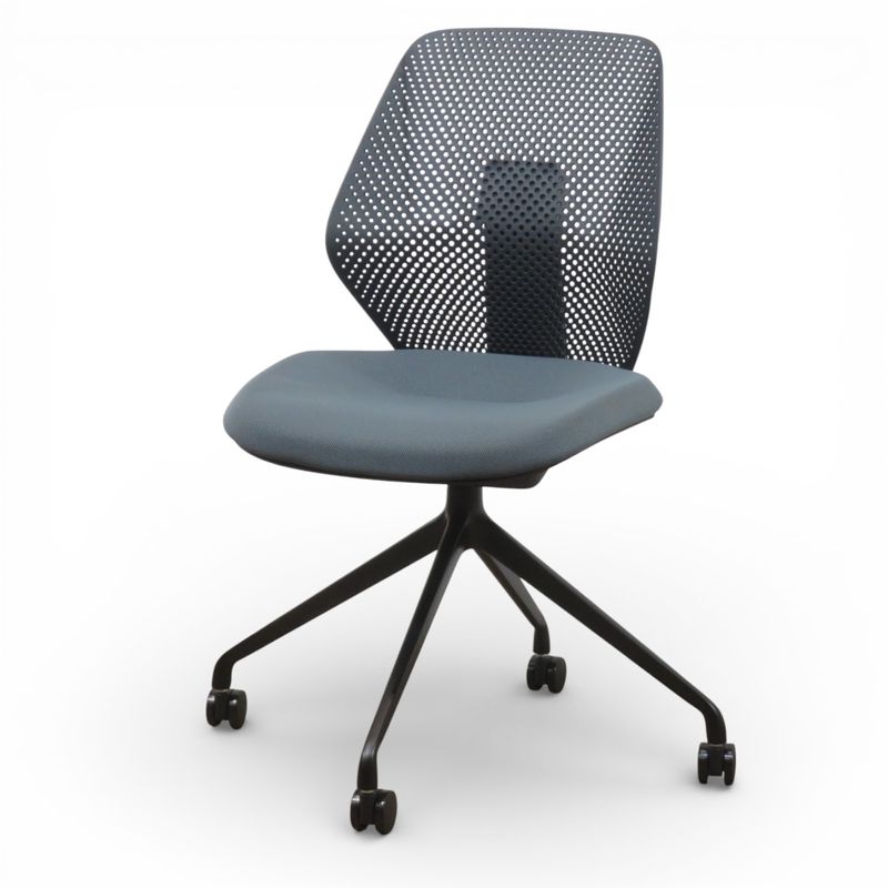 イトーキ ミーティングチェア 美品 KG-980SC-TTT3 キュアチェア ダークグレー 肘無し 会議椅子 キャスター 中古 AG20321 配送サイズ220