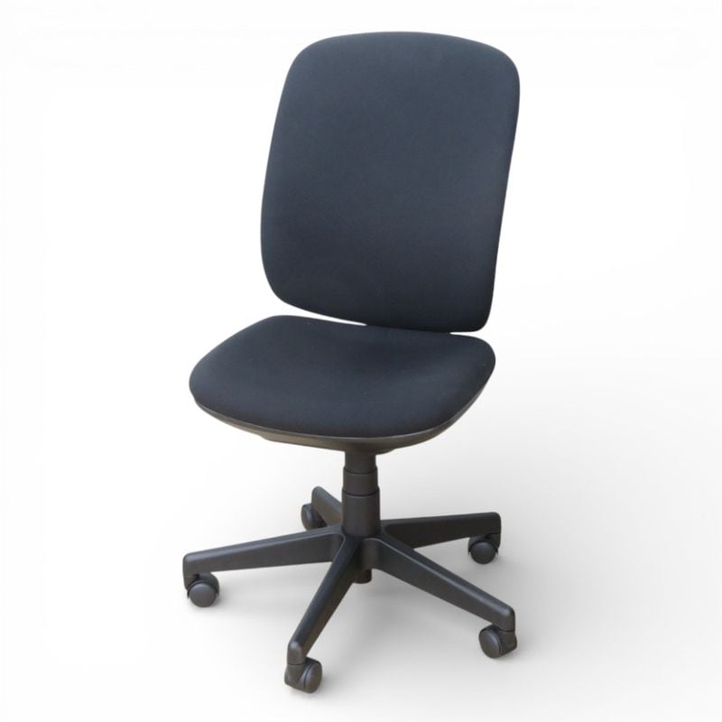 プラス プリセア 肘無オフィスチェア KC-K53SL ブラック パソコンチェア 中古 YH19896 配送サイズ240