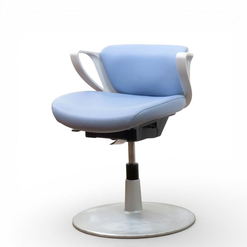 コクヨ  医療施設用チェア PVCレザー CRS-G534E1 ピコラ ライトブルー 肘付き 患者用チェア 事務椅子 AG20368-1 中古 配送サイズ180