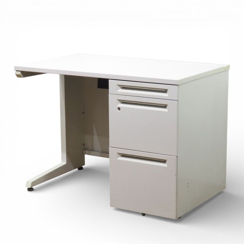 【中古】 オカムラ 片袖デスク アドバンス ホワイト 事務机 オフィスデスク パソコンデスク 片袖机 引き出し 配線口 AG20521 中古オフィス家具