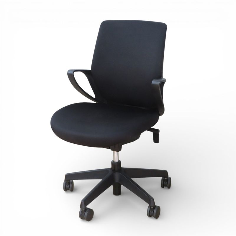 コクヨ オフィスチェア ピコラ CRS-G530E6 ブラック 肘付き 事務椅子 デスクチェア 中古 YH・AG19832 配送サイズ220