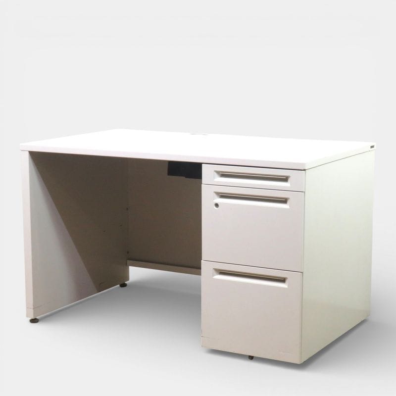 オカムラ 片袖デスク アドバンス 3V17EJ MK28 ホワイト 幅1200mm 事務机 オフィスデスク パソコンデスク 片袖机 配線口 中古 AG20533 配送サイズ300