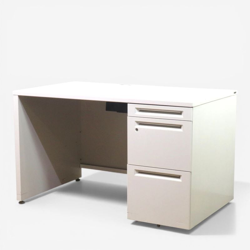 【中古】オカムラ 片袖デスク アドバンス 3V17EJ MK28 ホワイト 幅1200mm 事務机 オフィスデスク パソコンデスク 片袖机 中古オフィス家具 AG20533