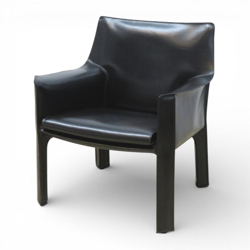 【中古】 Cassina 414 CAB ラウンジチェア ブラック 1シーター キャブチェア アームチェア マリオ・ベリーニ 総革 中古オフィス家具 KK20760