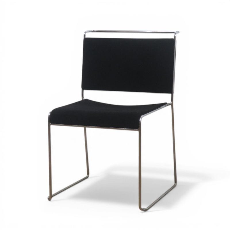 【中古】ミーティングチェア ブラック 肘無しスタッキングチェア 会議椅子  AG20789 中古オフィス家具