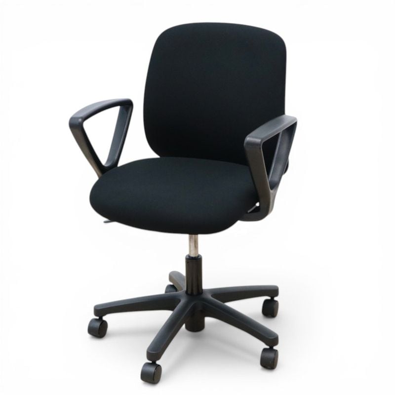 【中古】イトーキ 肘付きオフィスチェア ボニート KT-140GK-T1T1 ブラック 事務椅子 ローバック ロッキング 布張り 在宅 中古オフィス家具 KK21051