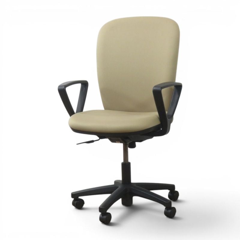 【中古】イトーキ 肘付オフィスチェア リエットR KT-330PG-T1 Y3 ベージュ 事務椅子 ロッキング 布張り 中古オフィス家具 AG21809 