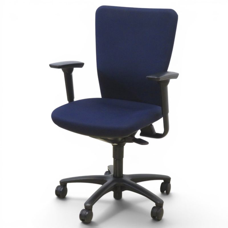 【中古】オカムラ オフィスチェア カロッツァ CK95ZR FS19 ネイビー 事務椅子 肘付き ハイバック 布張り リクライニング固定不可 中古オフィス家具 EG21625-1