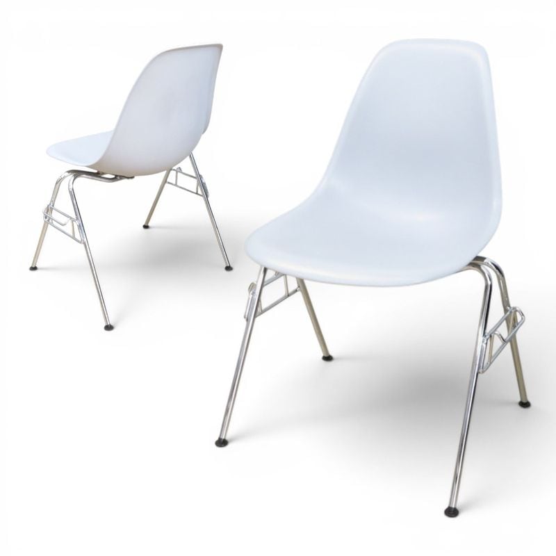 【中古】ヴィトラ イームズ サイドシェルチェア スタッキングチェア グレー ダイニングチェア プラスチック  中古オフィス家具 YH22348