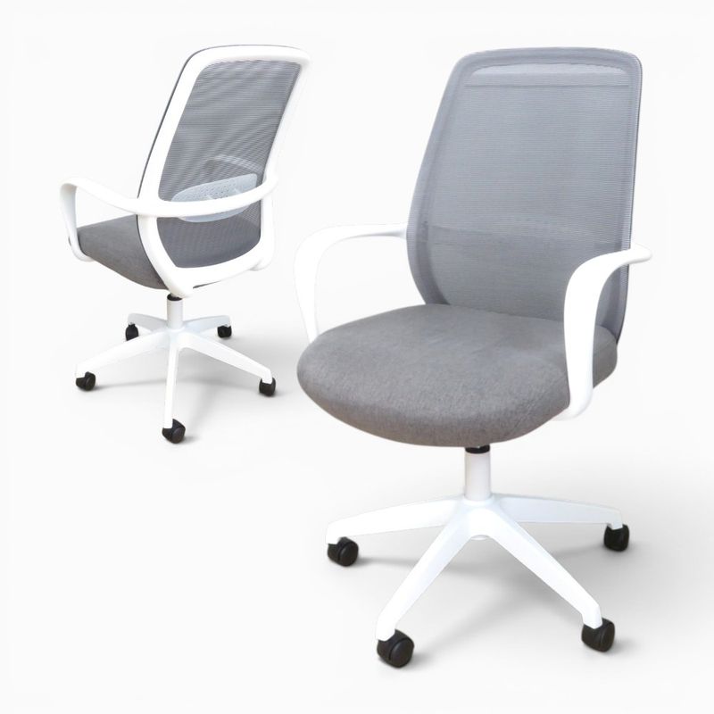 【中古】肘付きオフィスチェア グレー 事務椅子 ランバーサポート パソコンチェア メッシュ 布張り 中古オフィス家具 YH22405